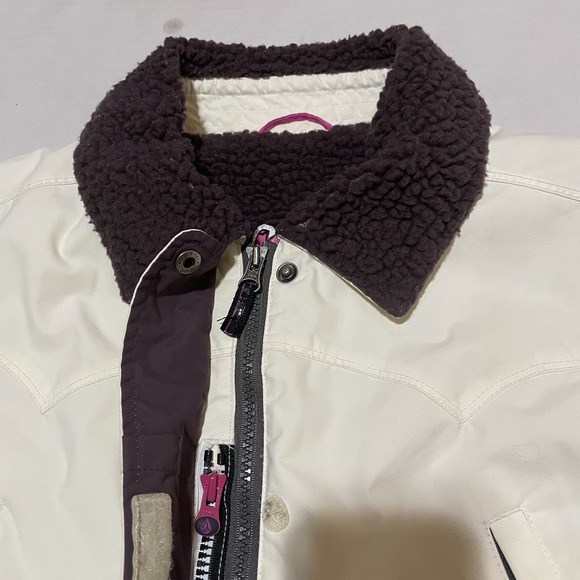 Volcom Ski Jacket - Picture 6 of 13